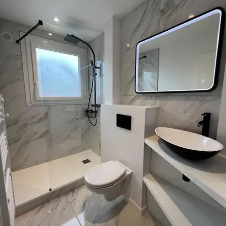 Apartament : Cocon Moderne Et Chaleureux A 5mn Du Centre Caen